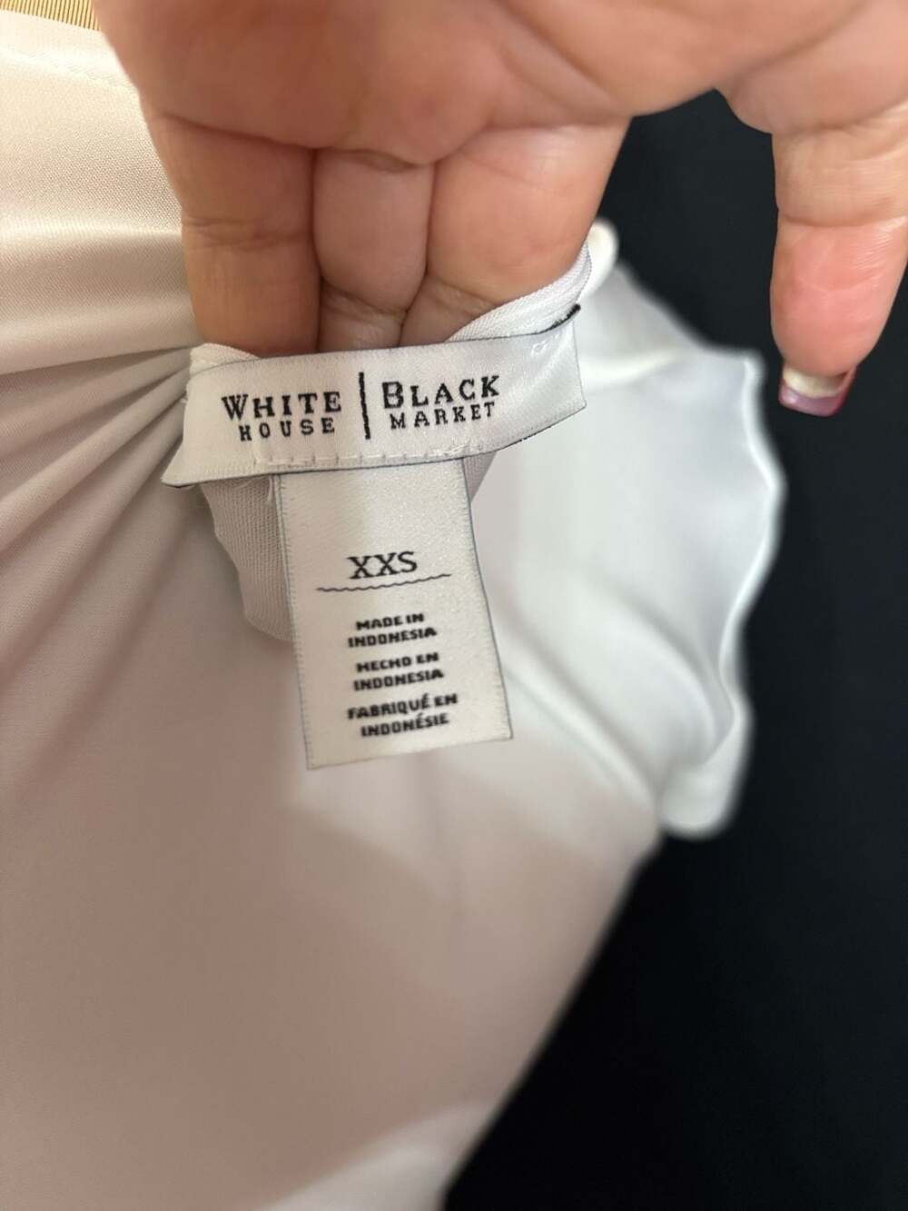 White House Black Market Short Sleeve Cut-Out Neckline Ruched Hem Top White